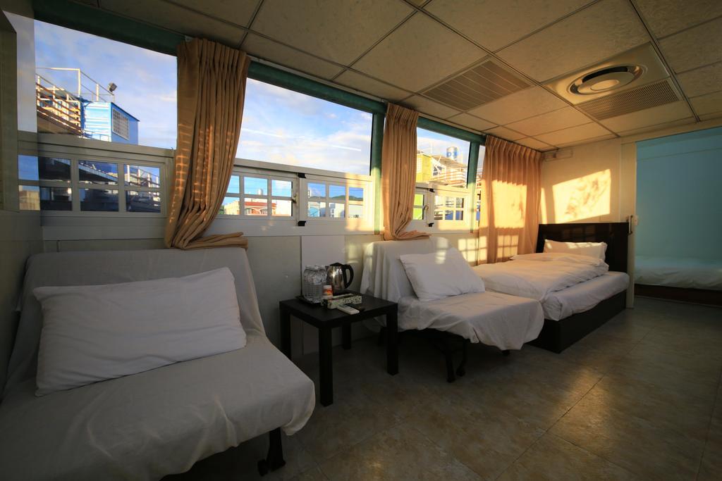 Mei Ru Car Rent Homestay Hengchun Old Town Zewnętrze zdjęcie